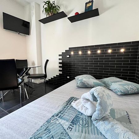 Blaxej, Nel Cuore Di Verona, Moderno Ed Elegante, 4 Posti Letto, Wi-Fi, Self Check In Apartamento Exterior foto