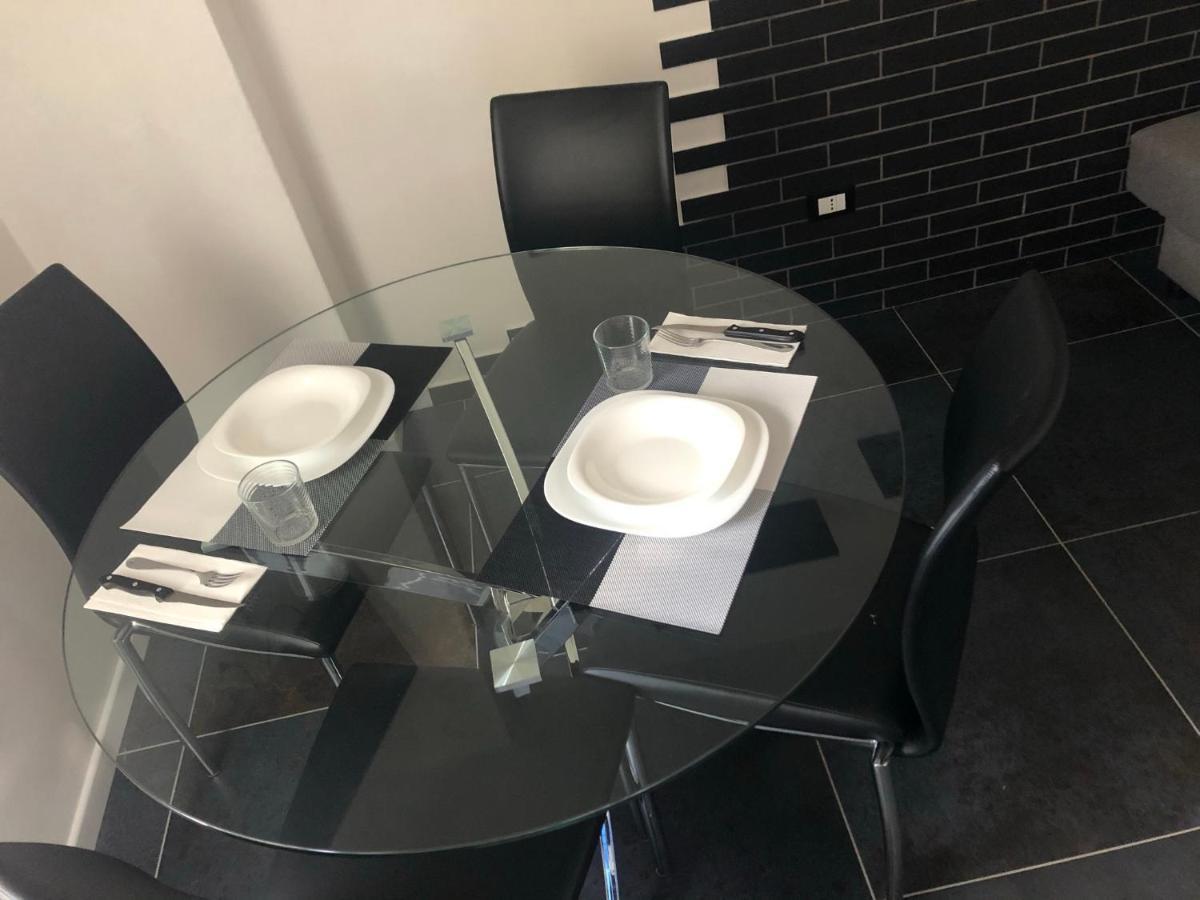 Blaxej, Nel Cuore Di Verona, Moderno Ed Elegante, 4 Posti Letto, Wi-Fi, Self Check In Apartamento Exterior foto