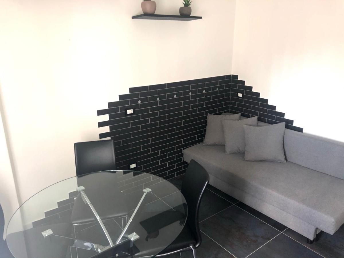 Blaxej, Nel Cuore Di Verona, Moderno Ed Elegante, 4 Posti Letto, Wi-Fi, Self Check In Apartamento Exterior foto