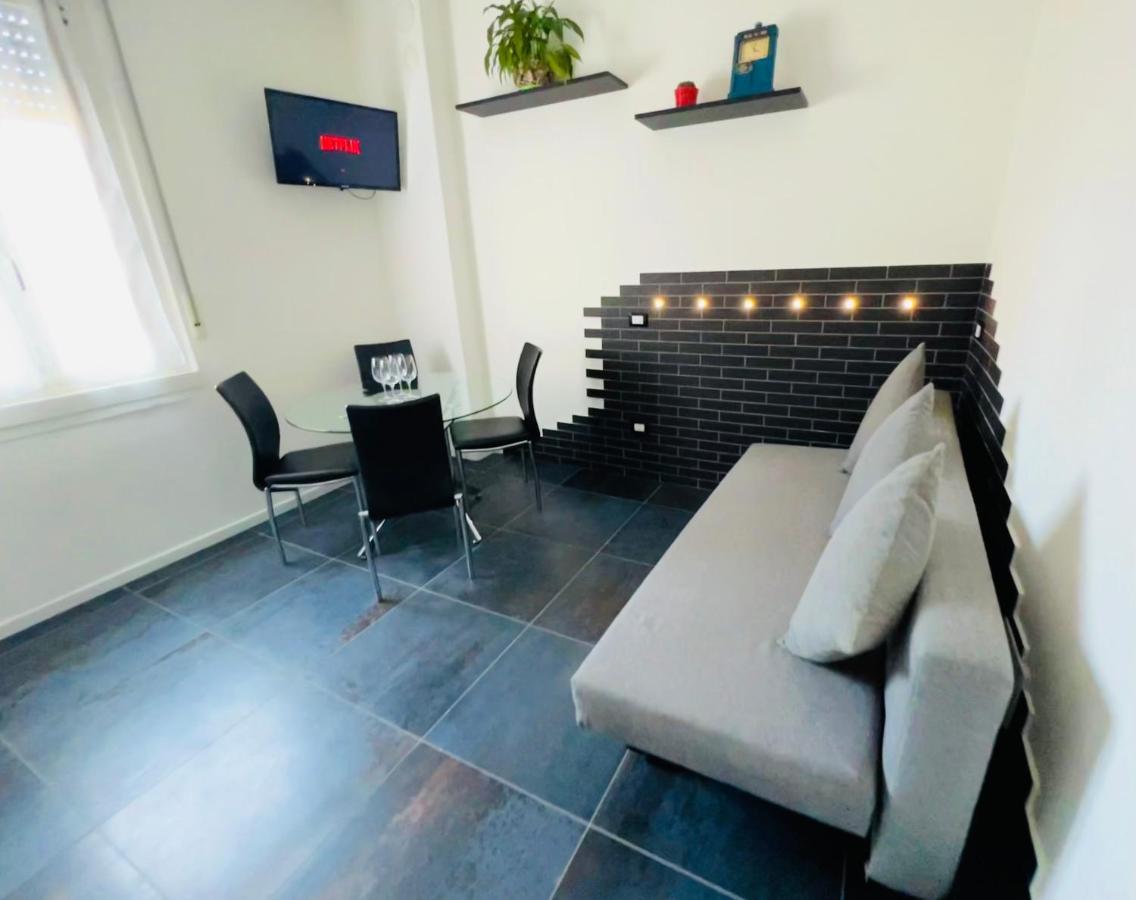 Blaxej, Nel Cuore Di Verona, Moderno Ed Elegante, 4 Posti Letto, Wi-Fi, Self Check In Apartamento Exterior foto